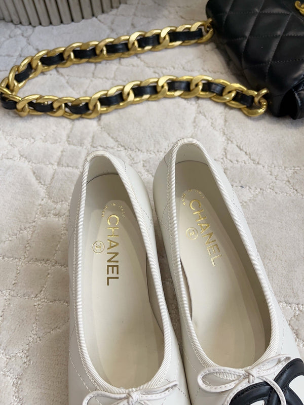 CC 26 Pump with Pearl Heels 65mm White in Cowhide 808020