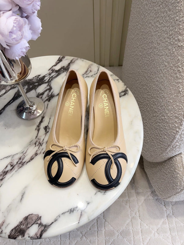 CC 26 Pump with Pearl Heels 65mm Beige in Cowhide 808019