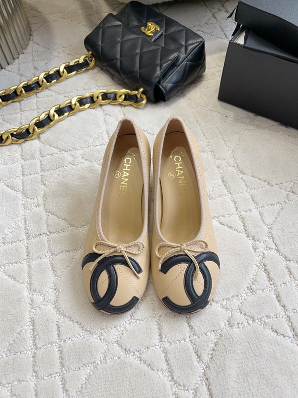 CC 26 Pump with Pearl Heels 65mm Beige in Cowhide 808019