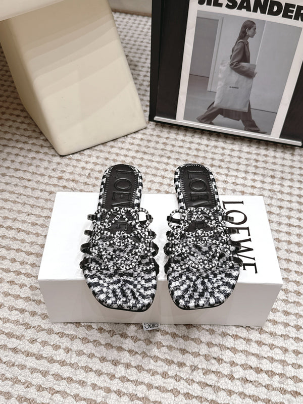 Loe 26 Openwork Woven Sandals White Black in Leather 813532