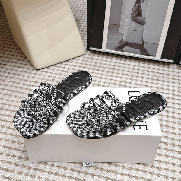 Loe 26 Openwork Woven Sandals White Black in Leather 813532