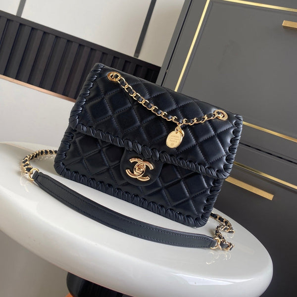 CC Flap Bag 22cm Black Lambskin