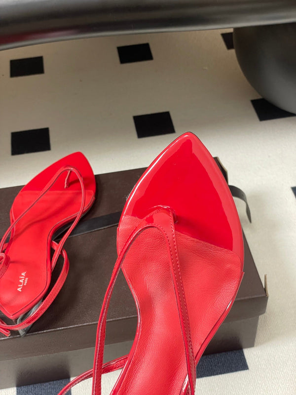 Alaia Thong Sandals Red 3cm Patent Leather 835288