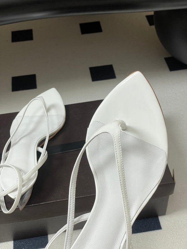 Alaia Thong Sandals White 3cm Patent Leather 835287