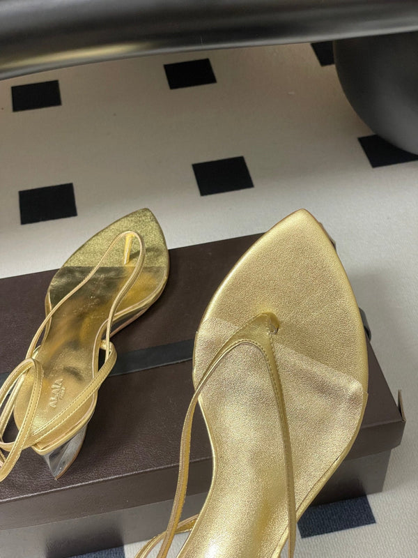 Alaia Thong Sandals Gold 3cm Patent Leather 835285