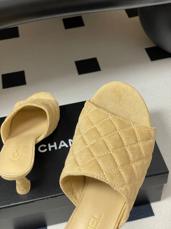 CC Quilted Heeled Sandal 8cm Begie Suede 834713