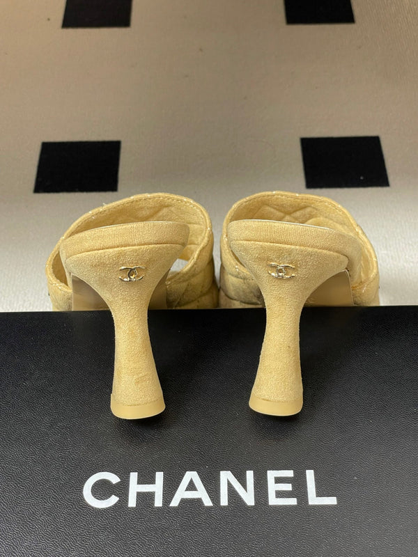 CC 26A Logo Quilted Heeled Sandals 8cm Begie Black Suede 834705