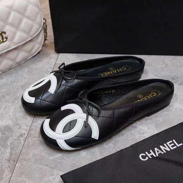 CC Coco Beach 26SS Flat Mules Black Quilted Lambskin White Logo 840269