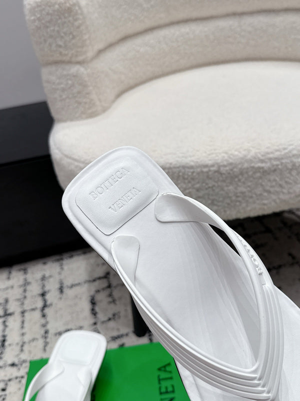 BV 26ss Thong Sandals 5cm White TPU Rubber 8584375