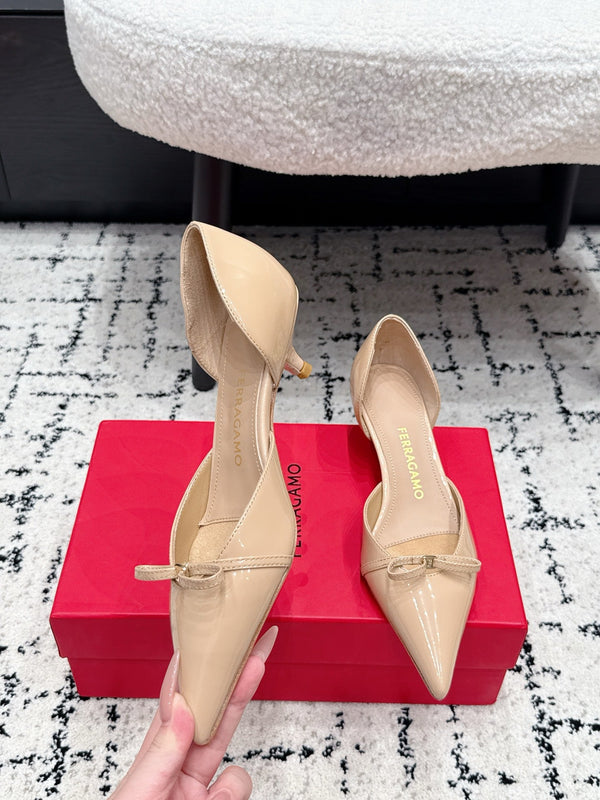 FG Gyoia Bow Pointed Toe Pumps 3.5cm Beige Patent Leather 848409