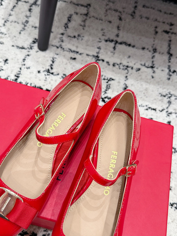 FG Vara Bow Round Toe Mary Jane Pumps 3.5cm Red Patent Leather 458404