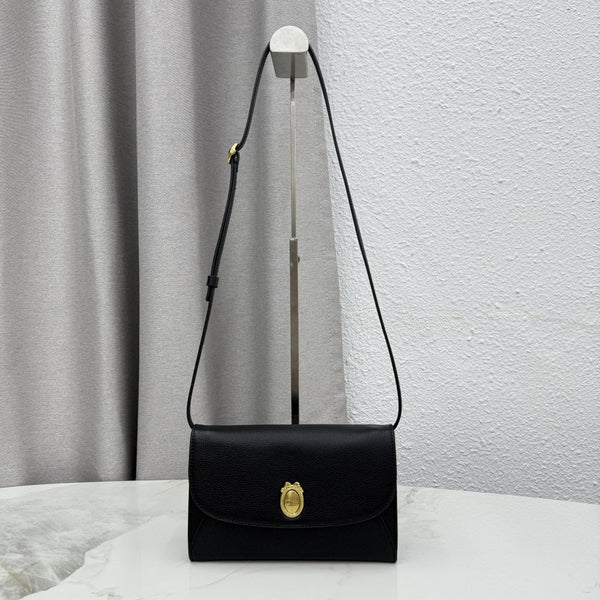 CD Médaillon Envelope Pouch 20.5cm Black Cowhide Leather GHW 158550