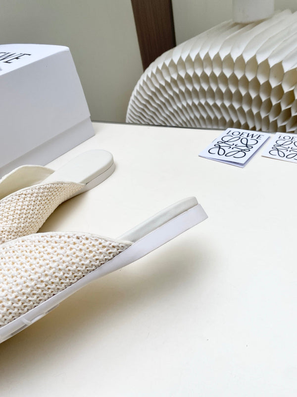 Loew Pebble Soft Slides White Lambskin Leather 881381