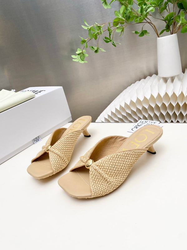 Loew Pebble Soft Sandals Beige Lambskin Leather 881366