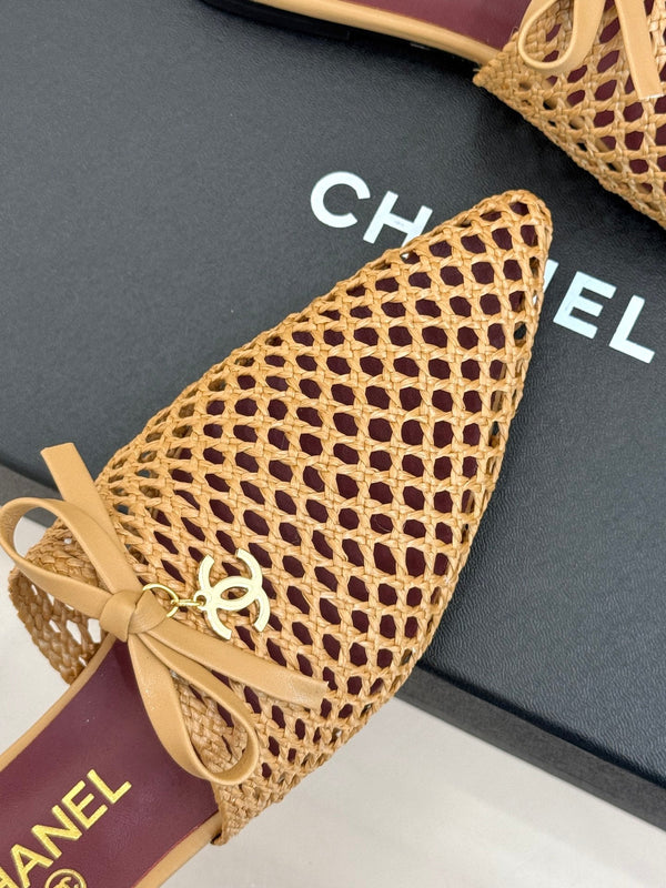 CC 26A Bow Pointed-Toe Mules Tan Leather 887972