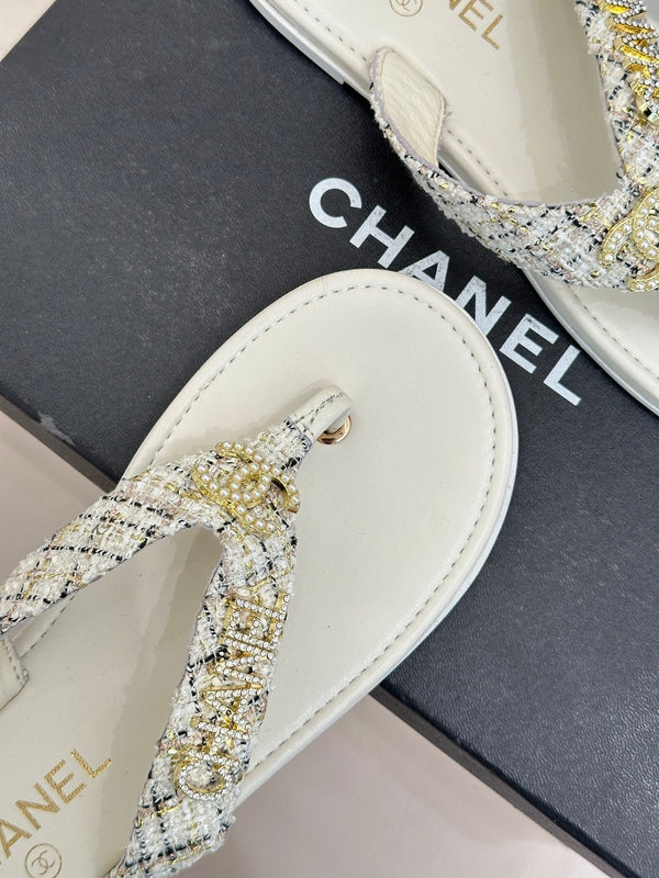 CC Crystal Logo Platform Thong Sandals Flat White Tweed 887779