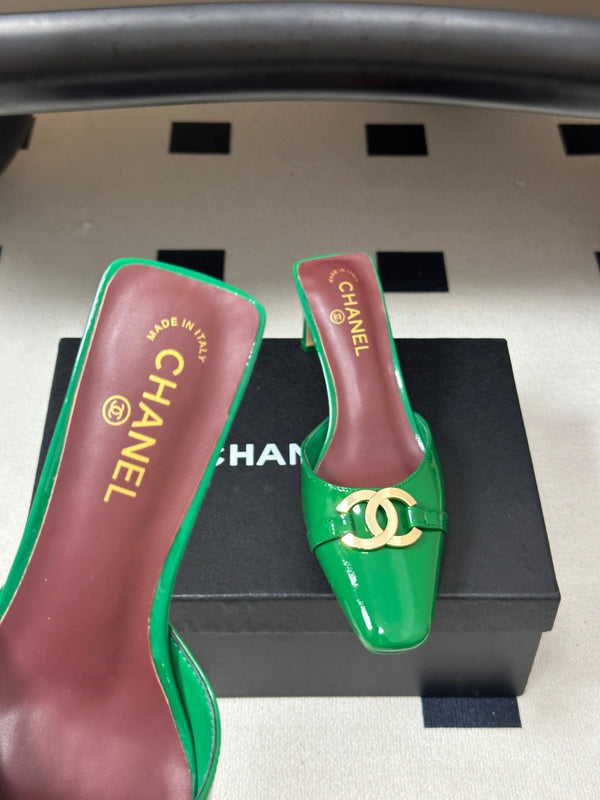 CC 26A Square Toe Mules 6cm Green Patent Leather 888039