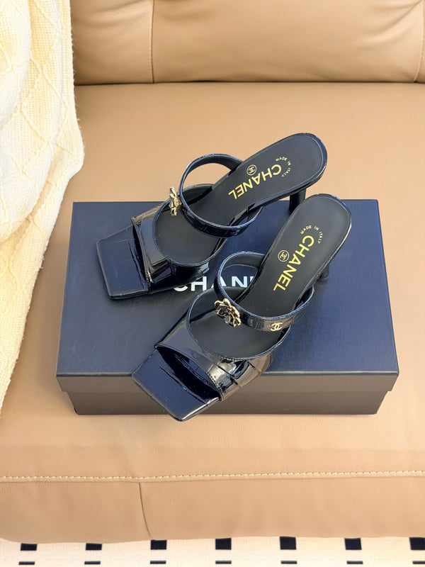 CC 26A Camellia Double C Square Toe Mules 10cm Black Stone-Grain Cowhide 888704