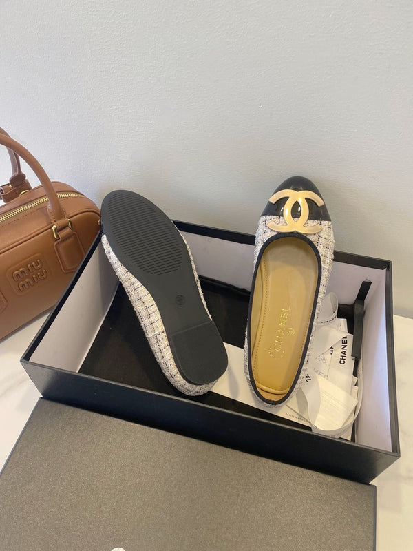 CC 26P Ballet Flats Beige Black Tweed & Patent Leather 890837