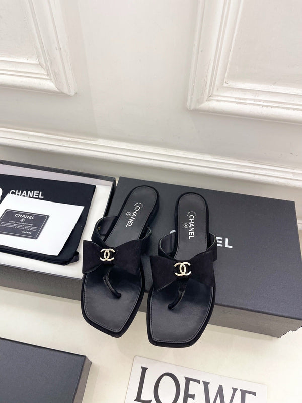CC Bow Thong Flat Sandals Black Suede 891774