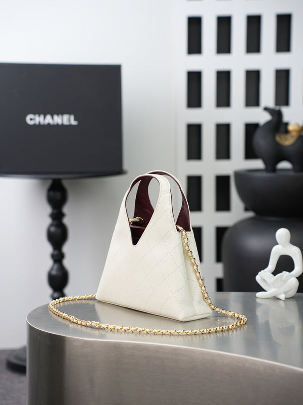 CC 26A Shopping Bag 23cm White Lambskin