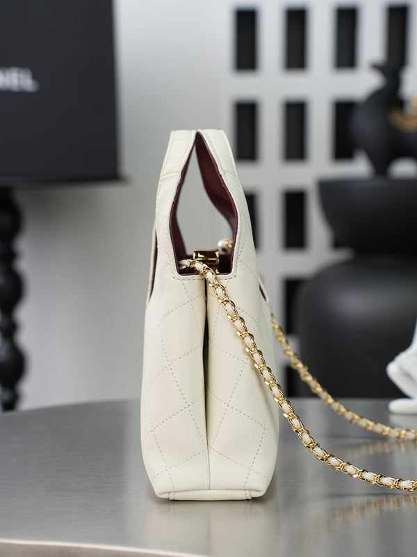 CC 26A Shopping Bag 23cm White Lambskin