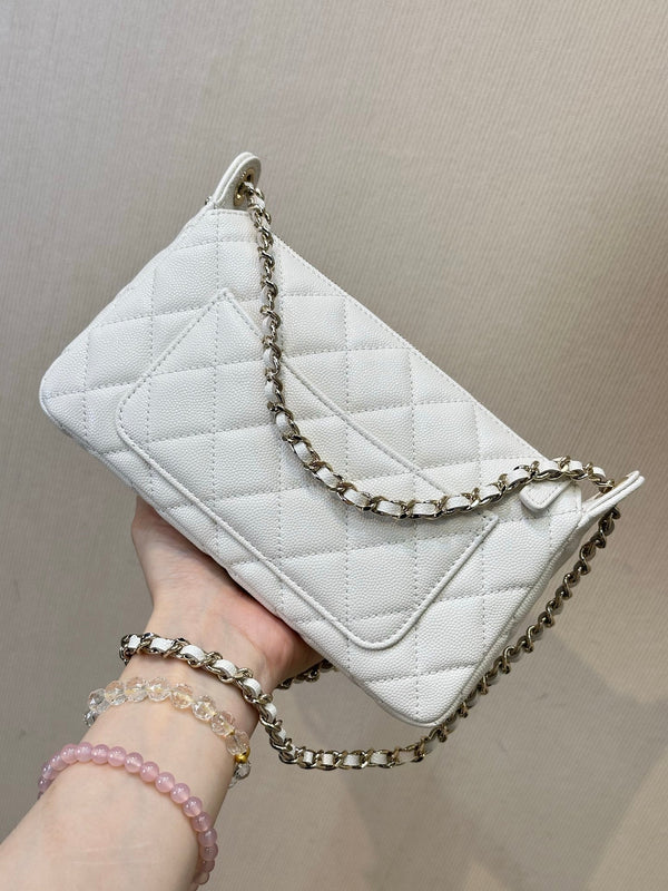 CC 25s Classic Clutch With Chain White Caviar Leather