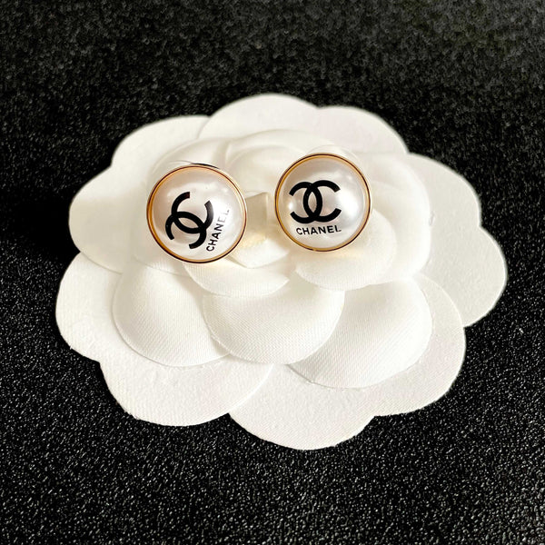 CC Stud Earrings White 659646