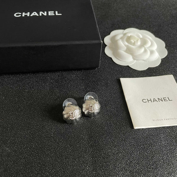 CC Flower Clip-On Earrings Crystal 659641