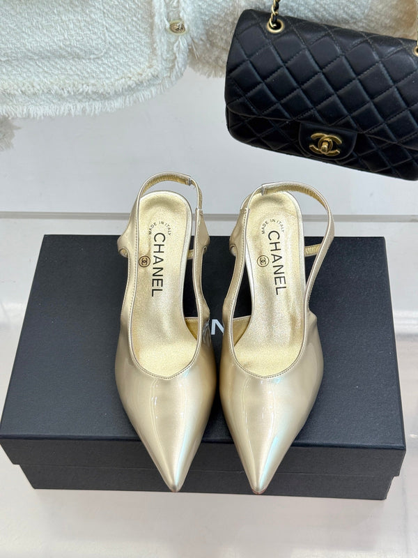 CC 26A Pointed Toe Slingback Pumps Gold Patent Cowhide 904672