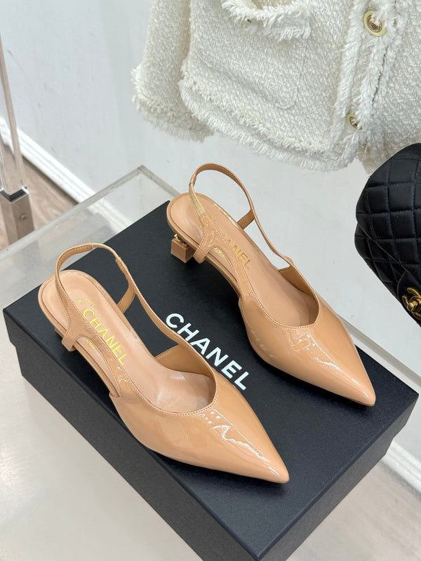 CC 26A Pointed Toe Slingback Pumps Beige Patent Cowhide 904669