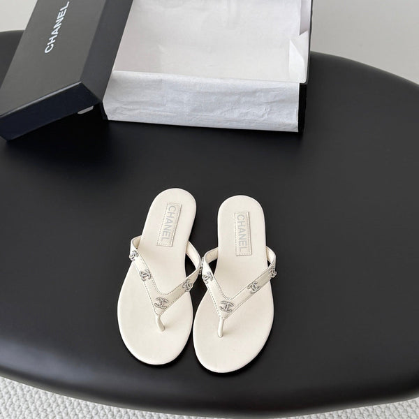 CC Crystal Logo Thong Sandals White Leather 915113