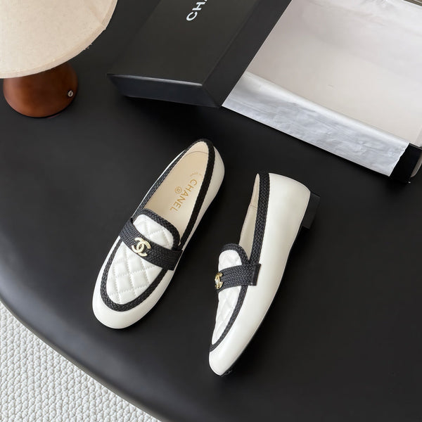 CC Quilted Logo Loafers White Leather 914189