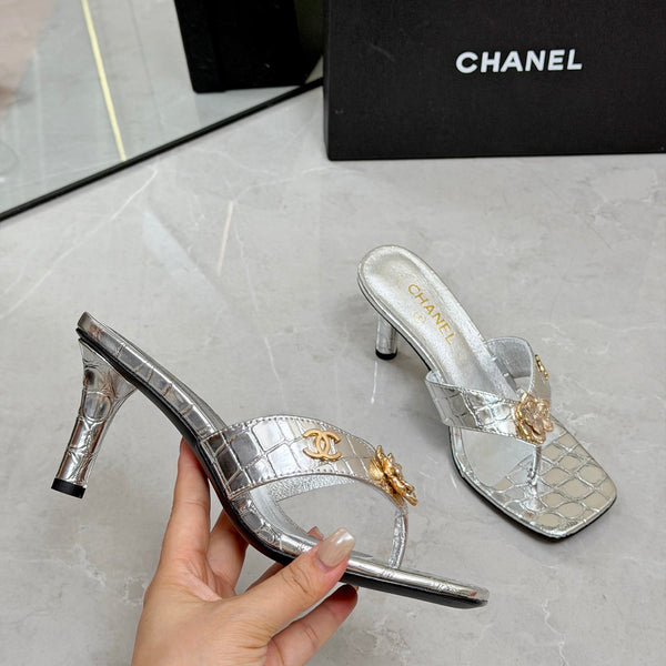 CC 26A Camellia Double C Thong Sandals 8.5CM Silver Stone-Grain Cowhide 938255