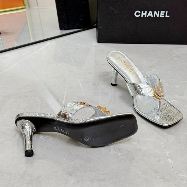CC 26A Camellia Double C Thong Sandals 8.5CM Silver Stone-Grain Cowhide 938255