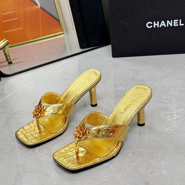 CC 26A Camellia Double C Thong Sandals 8.5CM Gold Stone-Grain Cowhide 938254