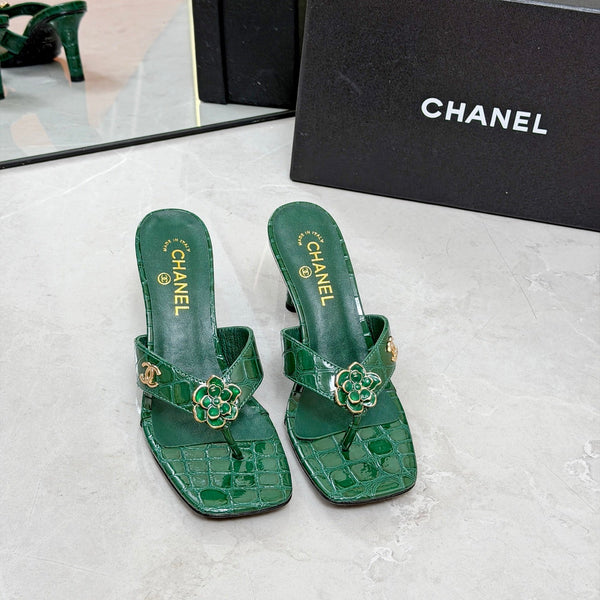 CC 26A Camellia Double C Thong Sandals 8.5CM Green Stone-Grain Cowhide 938253