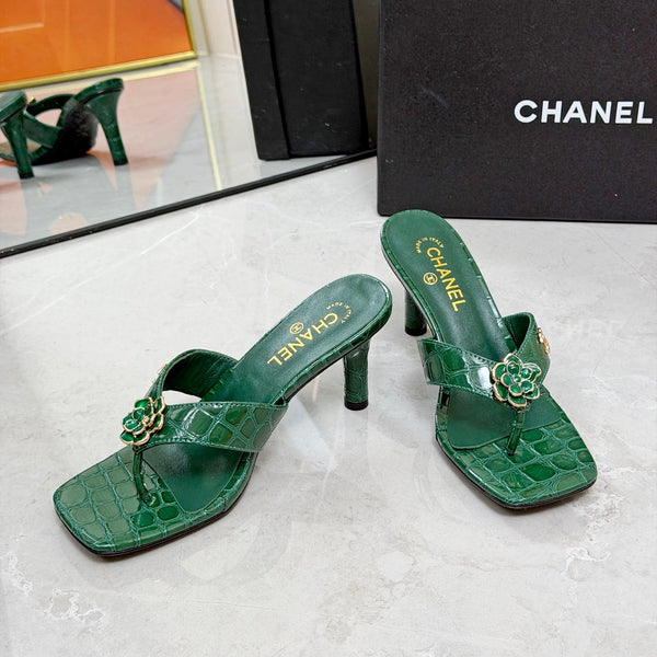 CC 26A Camellia Double C Thong Sandals 8.5CM Green Stone-Grain Cowhide 938253