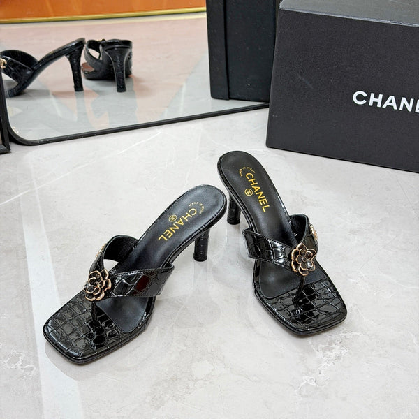 CC 26A Camellia Double C Thong Sandals 8.5CM Black Stone-Grain Cowhide 938251