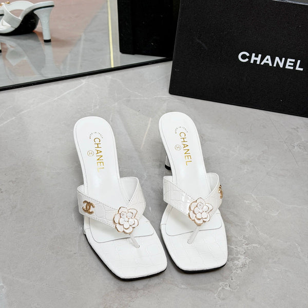 CC 26A Camellia Double C Thong Sandals 8.5CM White Stone-Grain Cowhide 938250