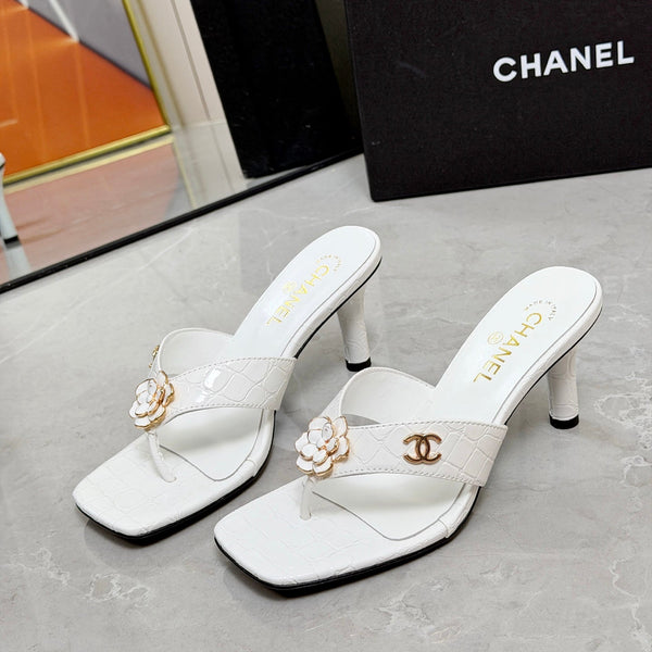 CC 26A Camellia Double C Thong Sandals 8.5CM White Stone-Grain Cowhide 938250