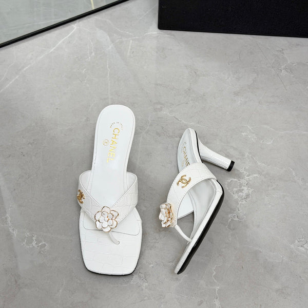 CC 26A Camellia Double C Thong Sandals 8.5CM White Stone-Grain Cowhide 938250