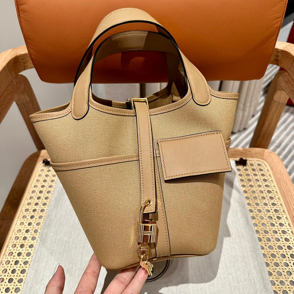 HM Picotin Lock 18CM Pocket Handbag Beige Swift Canvas