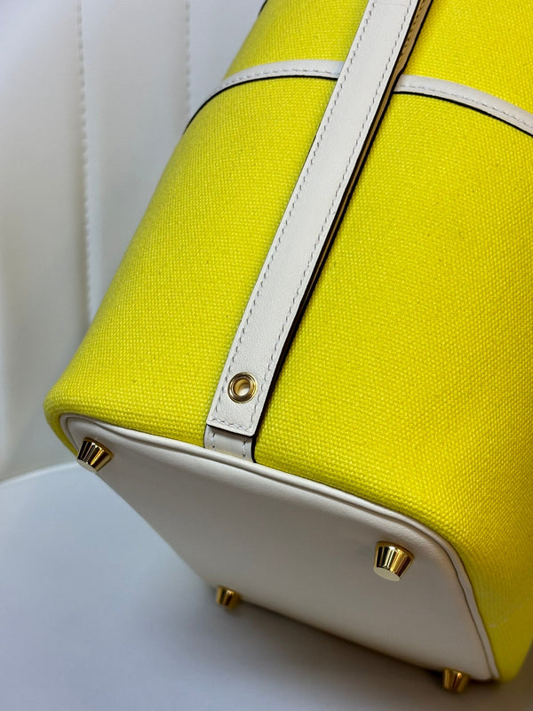 HM Picotin Lock 18CM Pocket Handbag Ivory Yellow Swift Canvas