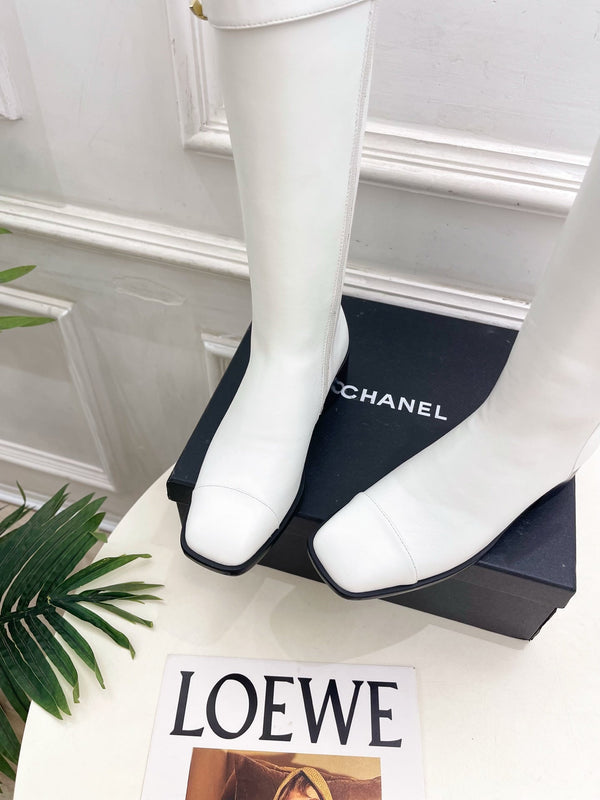 CC Double C Knee-High Boots 3.5CM White Leather 946892