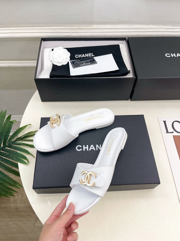 CC 26ss Pre-Collection Double C Slide Sandals White Leather 946870