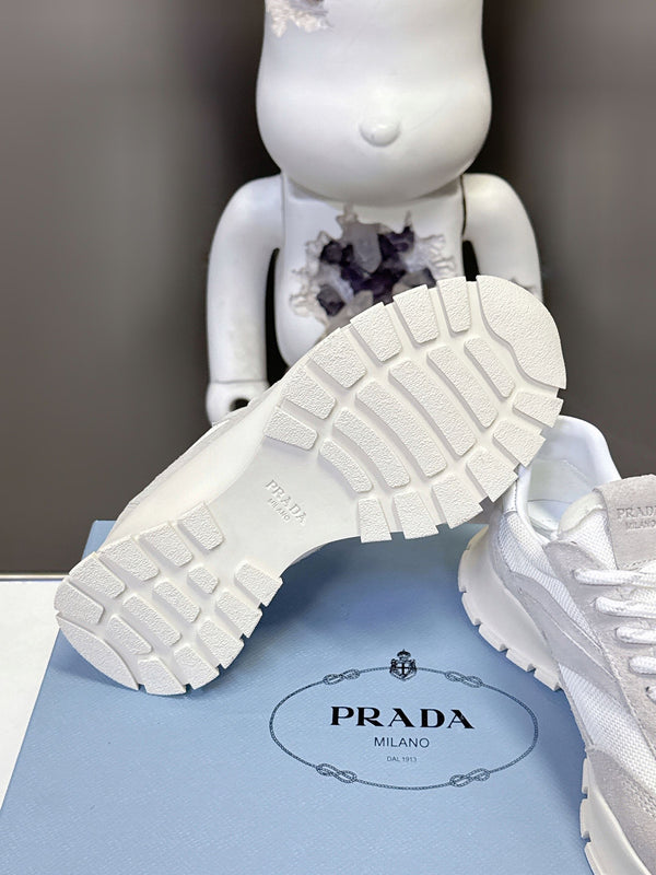 Prad 26ss Milano Logo Label Sneakers Off-White & Light Gray Mesh Suede 951933