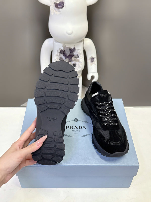 Prad 26ss Milano Logo Label Sneakers Black Mesh Suede 951932