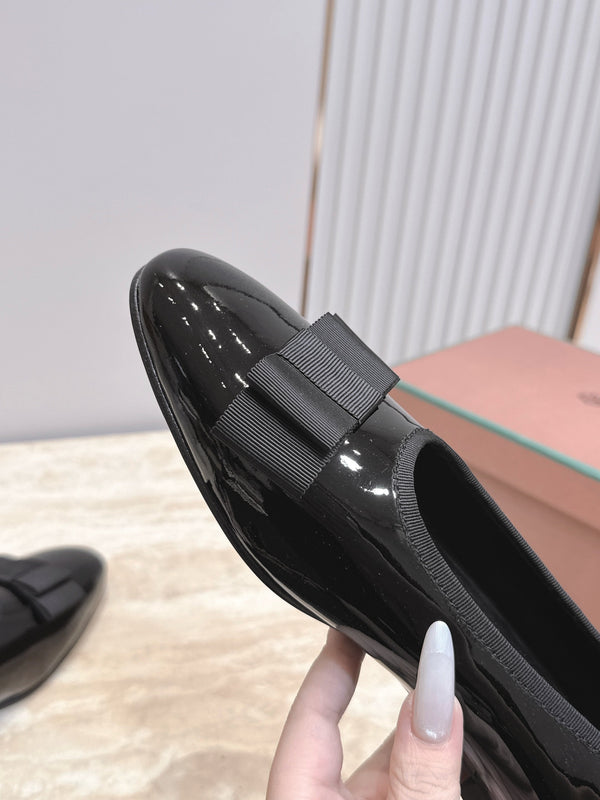 LP Bow Ballet Flats Black Patent Leather 954494