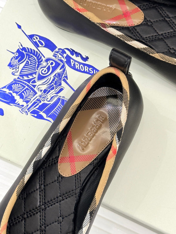 Burberry Robin Ballet Flats Black Leather 956167